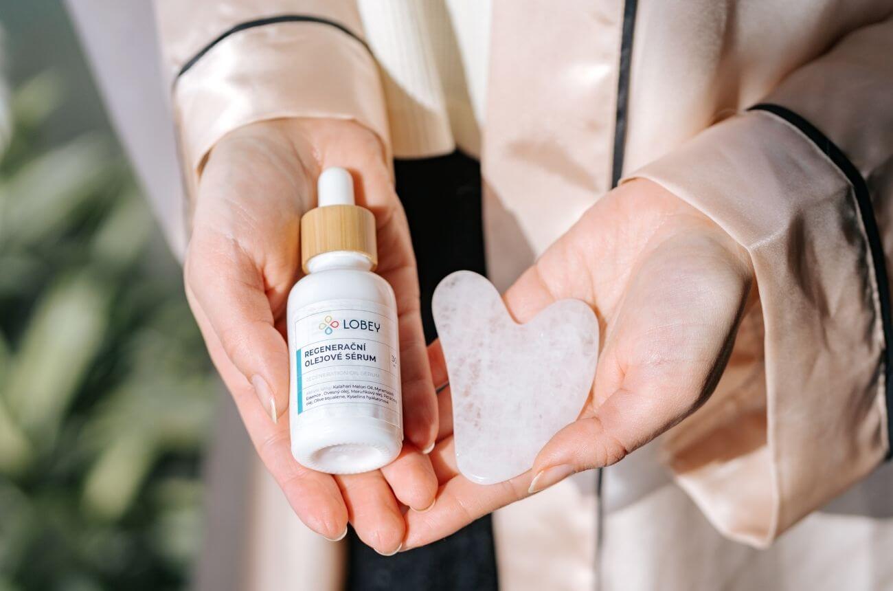 gua sha a regeneracni serum